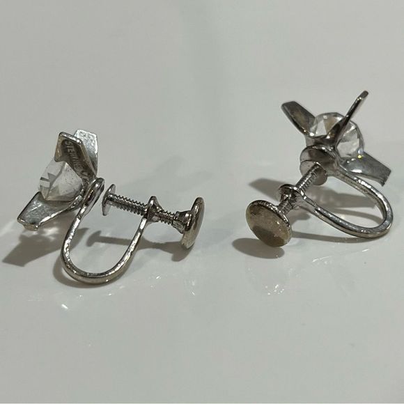 VINTAGE SCREW/CLIP-ON EARRINGS - Picture 2 of 8